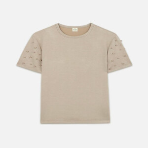 تي شيرت نسائي يتزين بخرز بلون بني