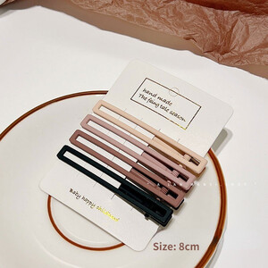 مشبك شعر متعدد الألوان