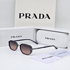 نظارة شمسية من ماركة برادا PRADA