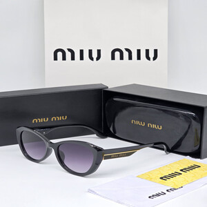 نظارة شمسية نسائية من ماركة ميوميو MIU MIU