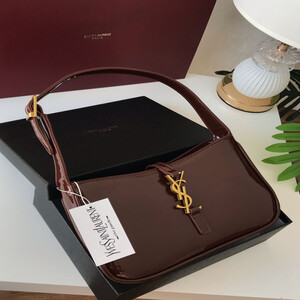 شنطة سان لوران عودي لامع