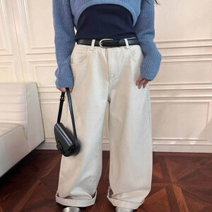 ‎ بنطلون نسائي بتصميم أنيق بلون أبيض