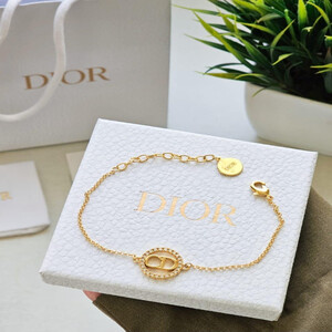 اسوارة ديور Dior