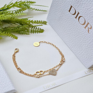 اسوارة ديور Dior