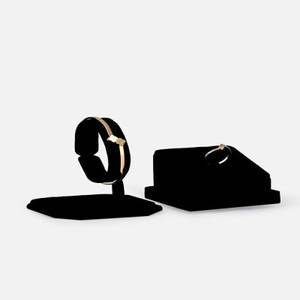 ‎ طقم نسائي ناعم بلون ذهبي