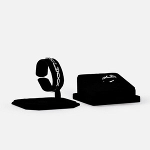 ‎ طقم نسائي ناعم بلون  فضي