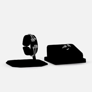 ‎ طقم نسائي ملفت بلون فضي