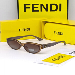 نظارة شمسية نسائية من ماركة- فندي