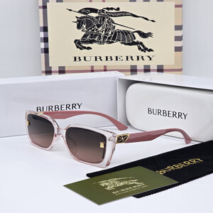 نظارة شمسية نسائية من بربري BURBERRY