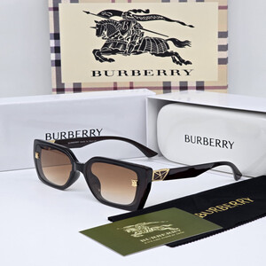 نظارة شمسية نسائية من بربري BURBERRY
