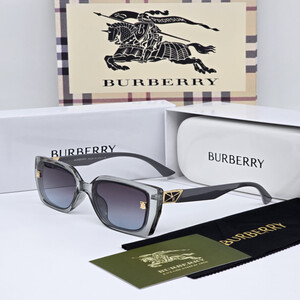 نظارة شمسية نسائية من بربري BURBERRY