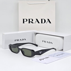 نظارة شمسية من ماركة برادا PRADA