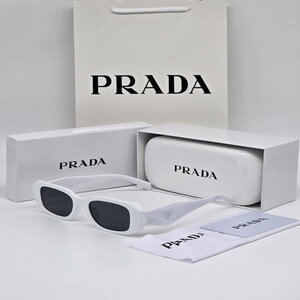نظارة شمسية من ماركة برادا PRADA