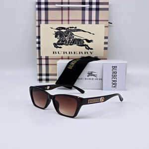 نظارة شمسية نسائية من ماركة بربري