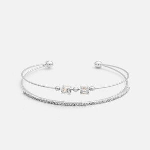 اسوارة بتصميم كلاسيك باللون الفضي