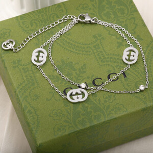 اسوارة انيقة من قوتشي