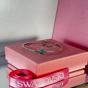 اسوارة انيقة من سواروفسكي