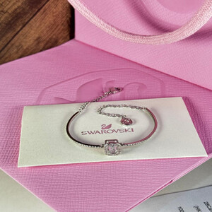 اسوارة انيقة من سواروفسكي