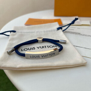 أسوارة ماركة لويس فيتون