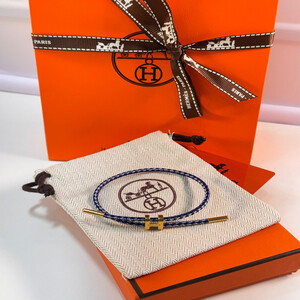 أسوارة من ماركة هرمز