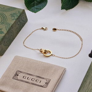 اسوارة انيقة من قوتشي