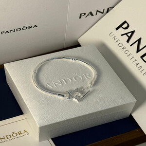 أسوارة أنيقة من ماركة باندورا  Pandora