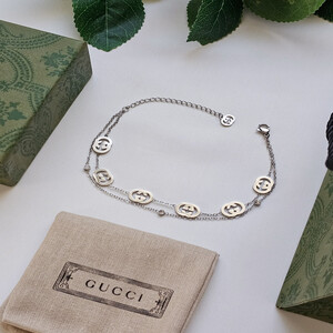 اسوارة انيقة من قوتشي