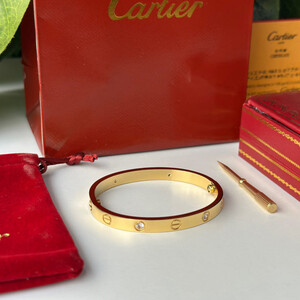 اسواره نسائيه من ماركه كارتير