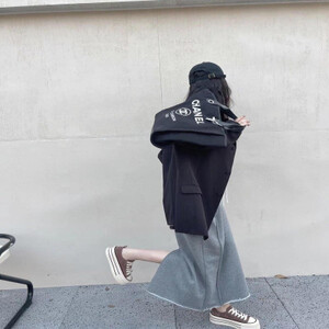 ‎ حذاء نسائي أنيق باللون البني