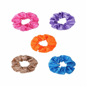 ربطات شعر بألوان مميزة