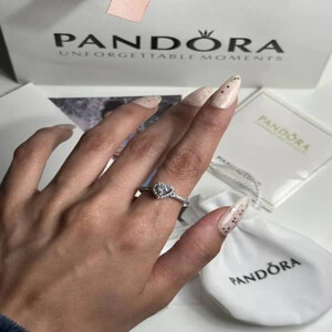 خاتم نسائي أنيق من بندورا