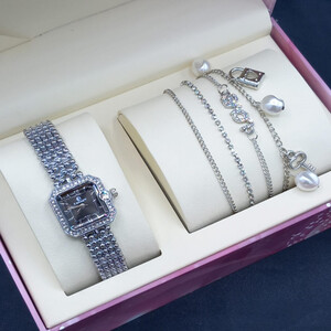 طقم إكسسوار نسائي ساعة مع أساور أنيقة 112262