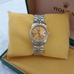 ساعه نسائيه فاخرة من ماركة رولكس